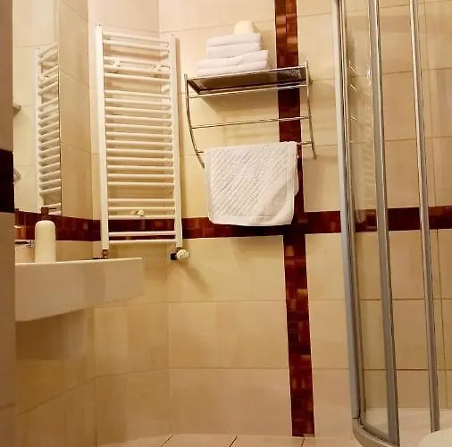 I Restauracja 13 Smakow 호텔 *