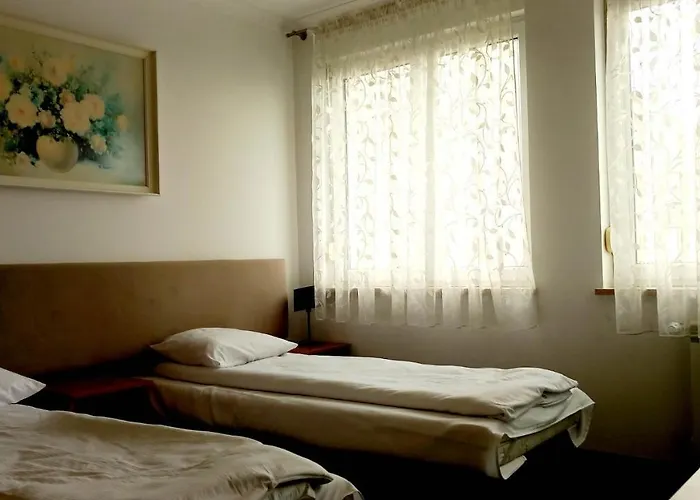 I Restauracja 13 Smakow 호텔 쳉스토호바