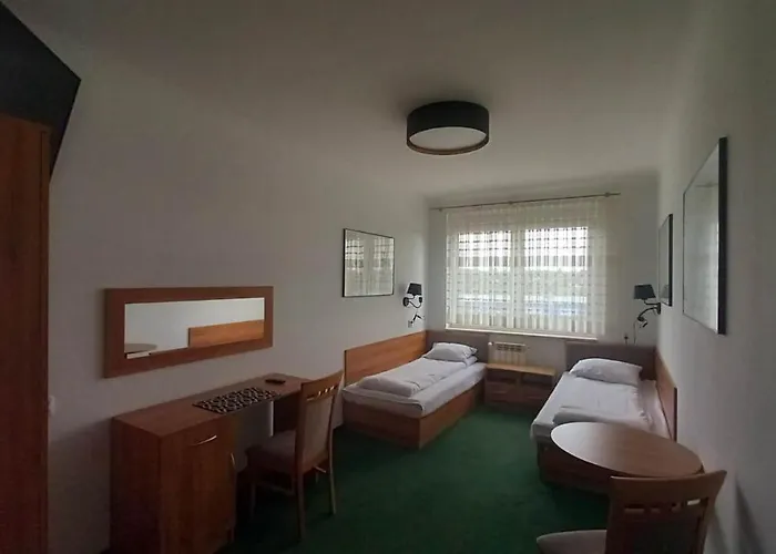 I Restauracja 13 Smakow 호텔 *