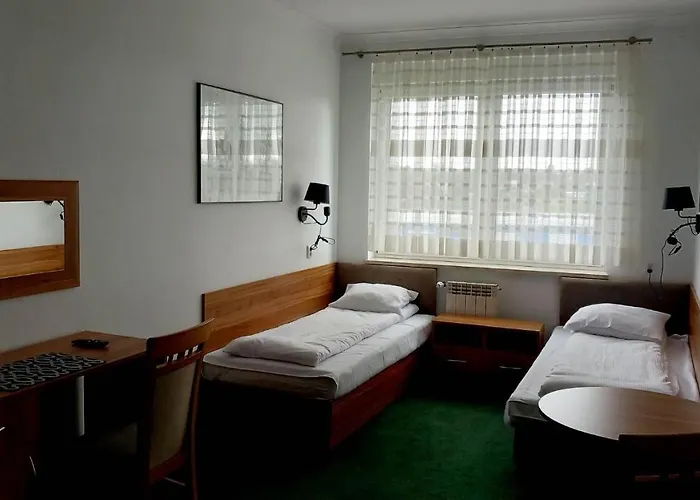 I Restauracja 13 Smakow 호텔 *